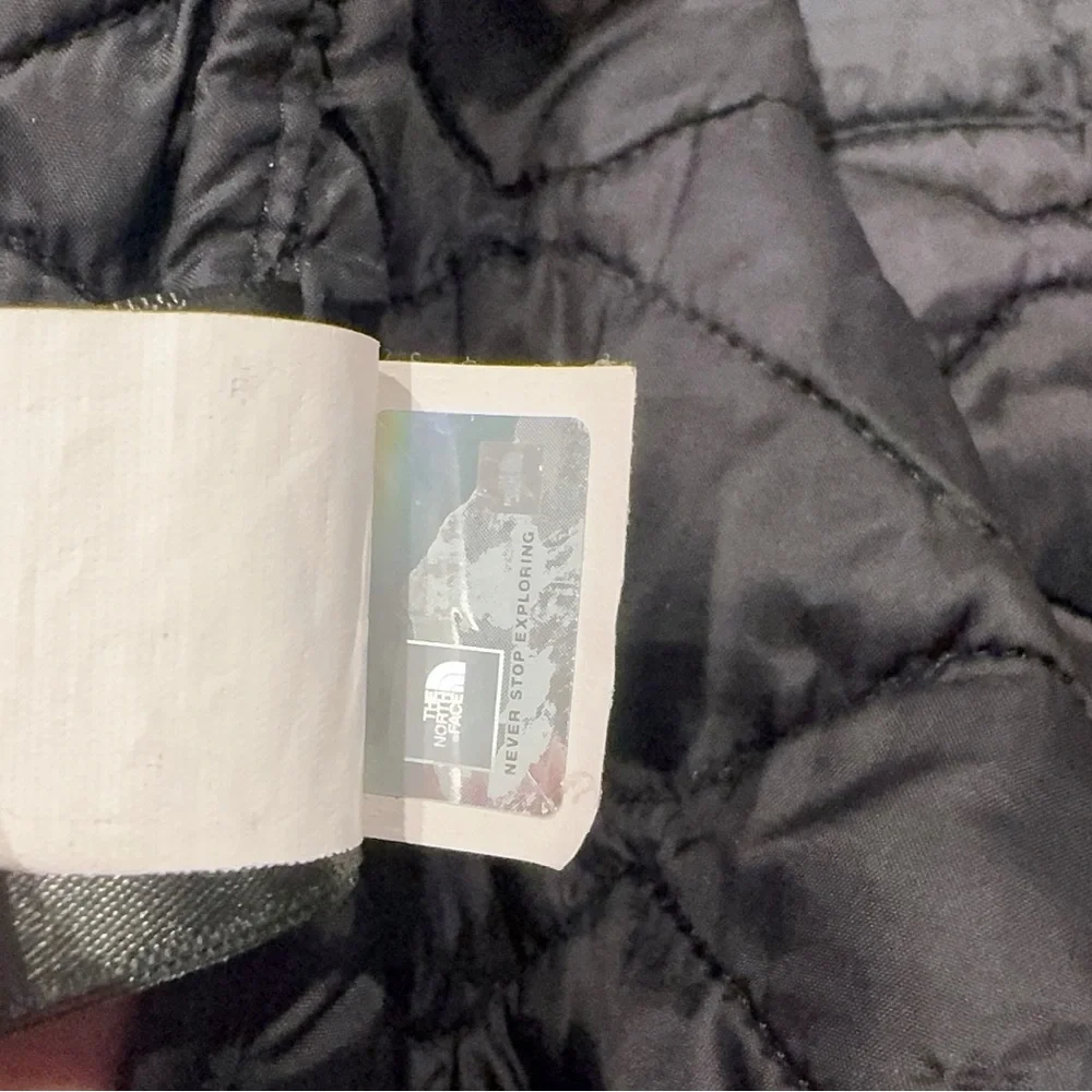 The North Face Thermoball Eco-Hooded Parka II Lightweight Puffer - Picture 15 of 15